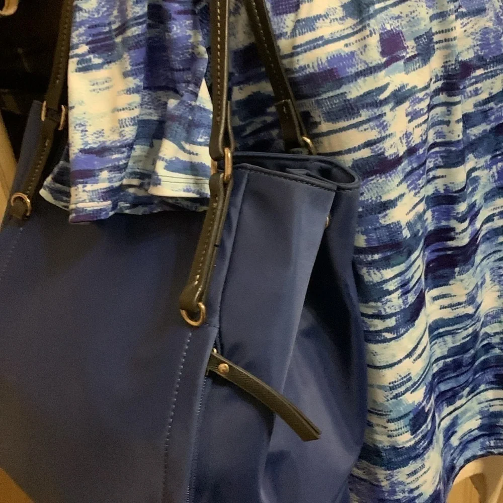 Liz Claiborne beautiful nylon bag perfect color for fall